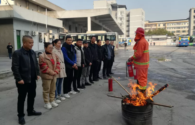萍鄉(xiāng)長(zhǎng)運(yùn) 萍鄉(xiāng)汽車站開(kāi)展冬季消防演練